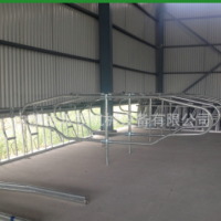 內蒙古廠家直供人性化設計牛臥欄 雙體牛臥床 現(xiàn)代化養(yǎng)殖設備